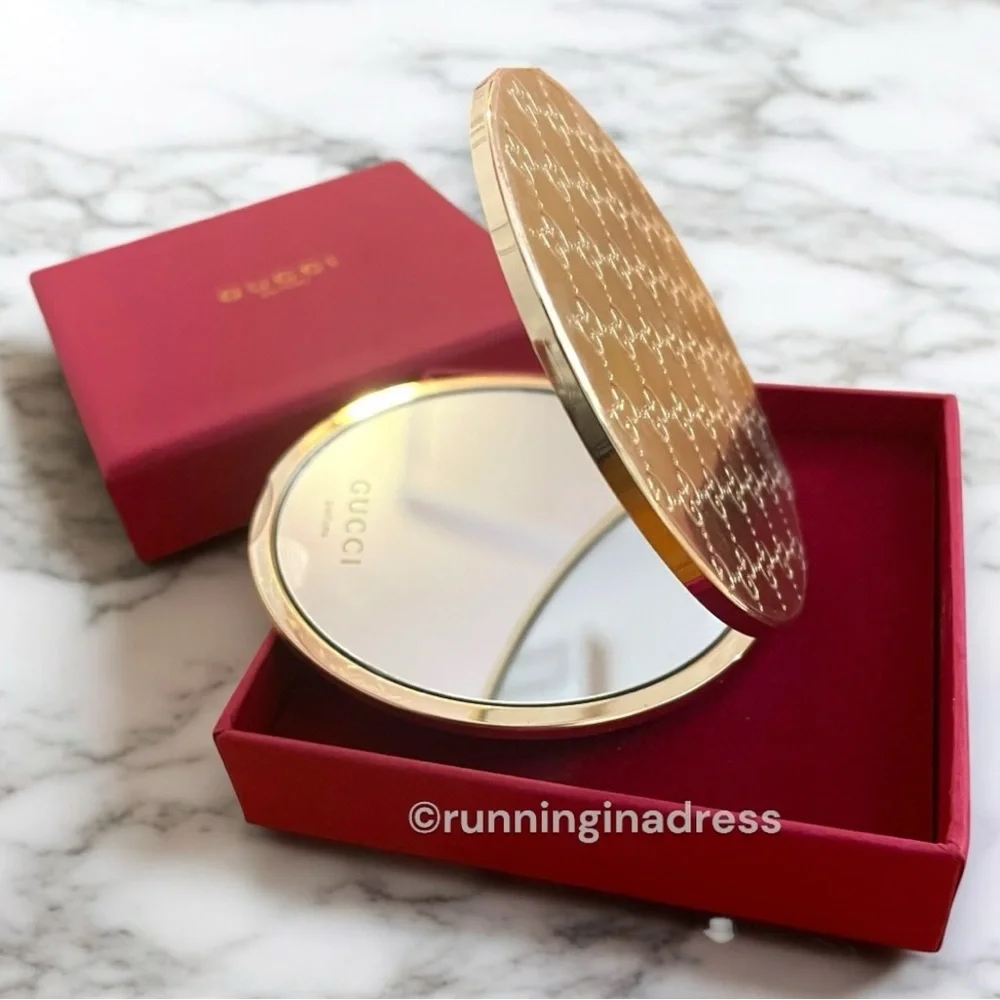 New Limited Edition Gucci Embossed Monogram Compact Double Mirror In Gold - Picture 9 of 16